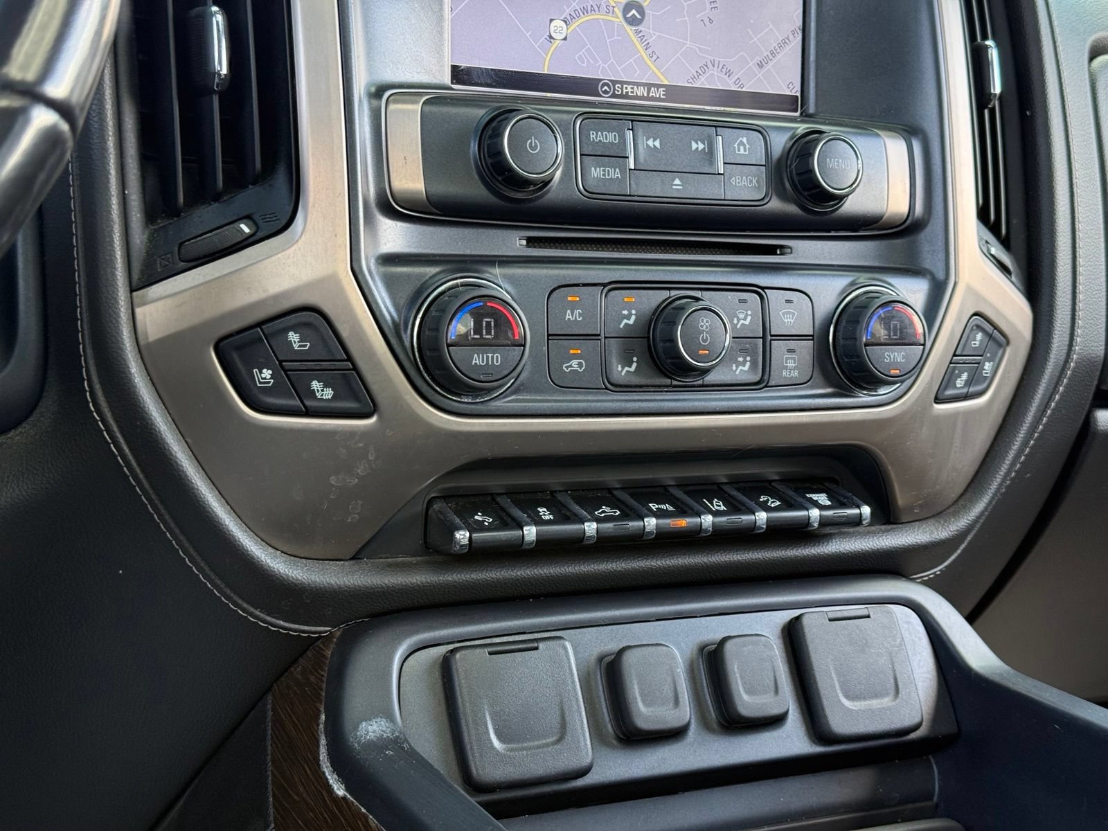 Used 2019 GMC Sierra 2500 Denali w/ Duramax Plus Package AWD/4WD image 23