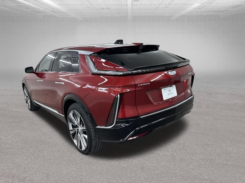 Certified 2025 Cadillac Lyriq Luxury w/ LPO, Floor Liner Package AWD/4WD image 7