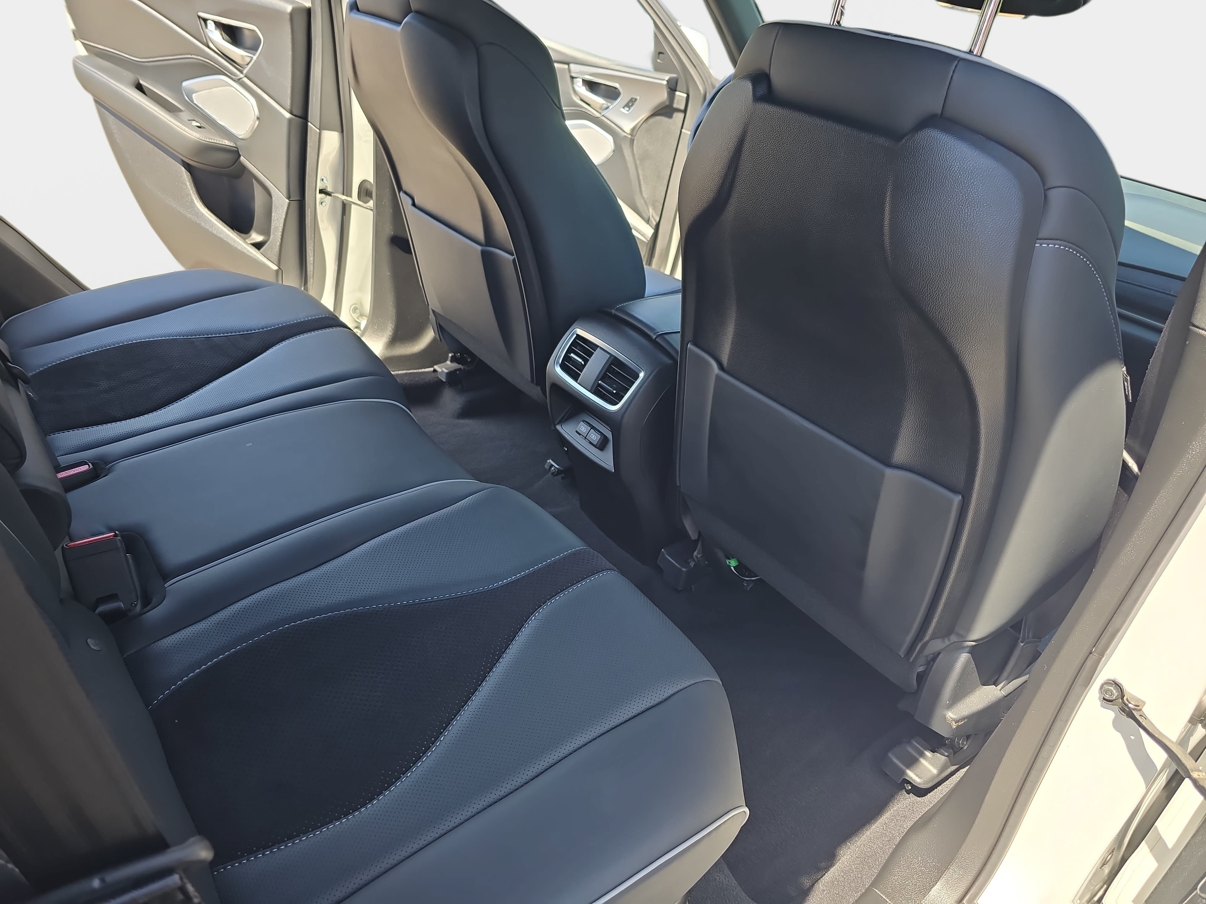 Used 2021 Acura RDX w/ Advance Package FWD image 11
