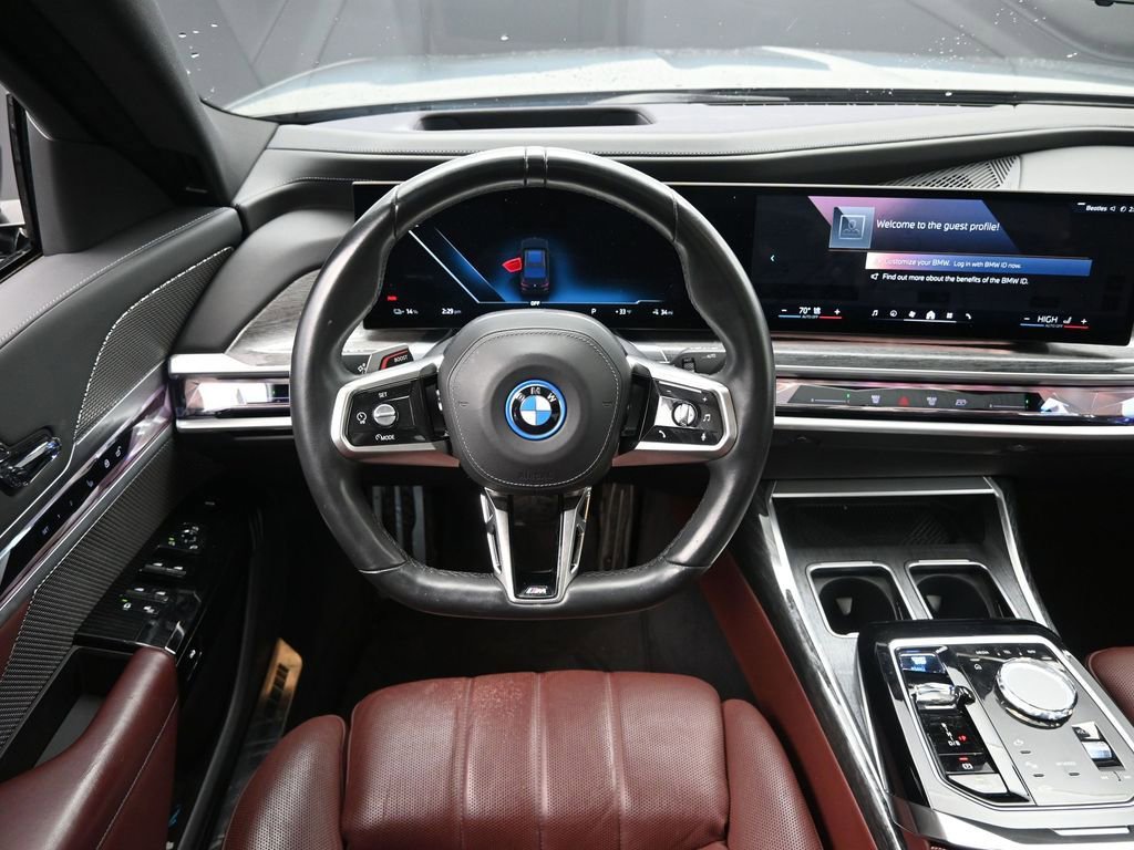 Used 2023 BMW i7 xDrive60 image 25