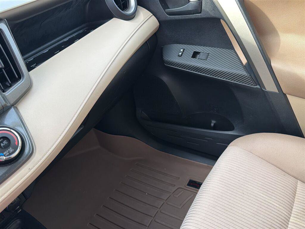 Used 2013 Toyota RAV4 LE AWD/4WD image 20