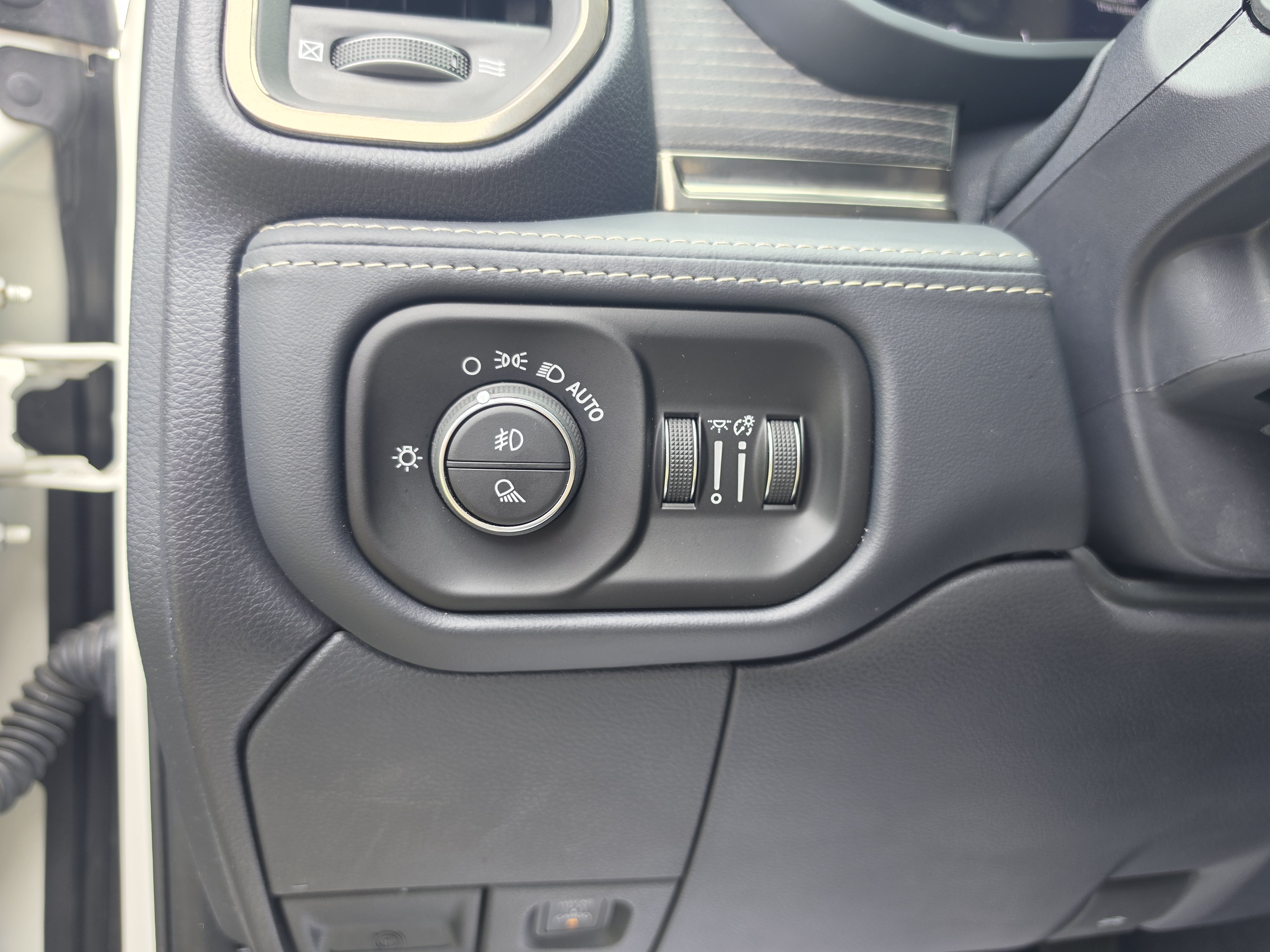 Used 2023 RAM 2500 Limited AWD/4WD image 21