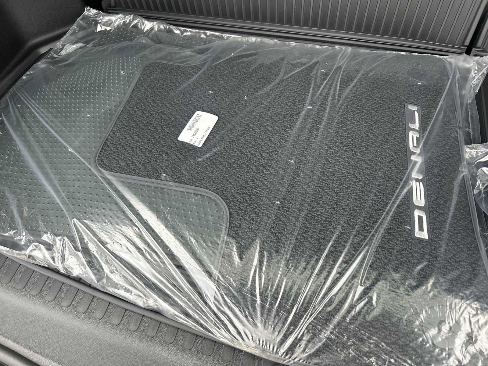 New 2026 GMC Acadia Denali w/ Super Cruise Package image 35