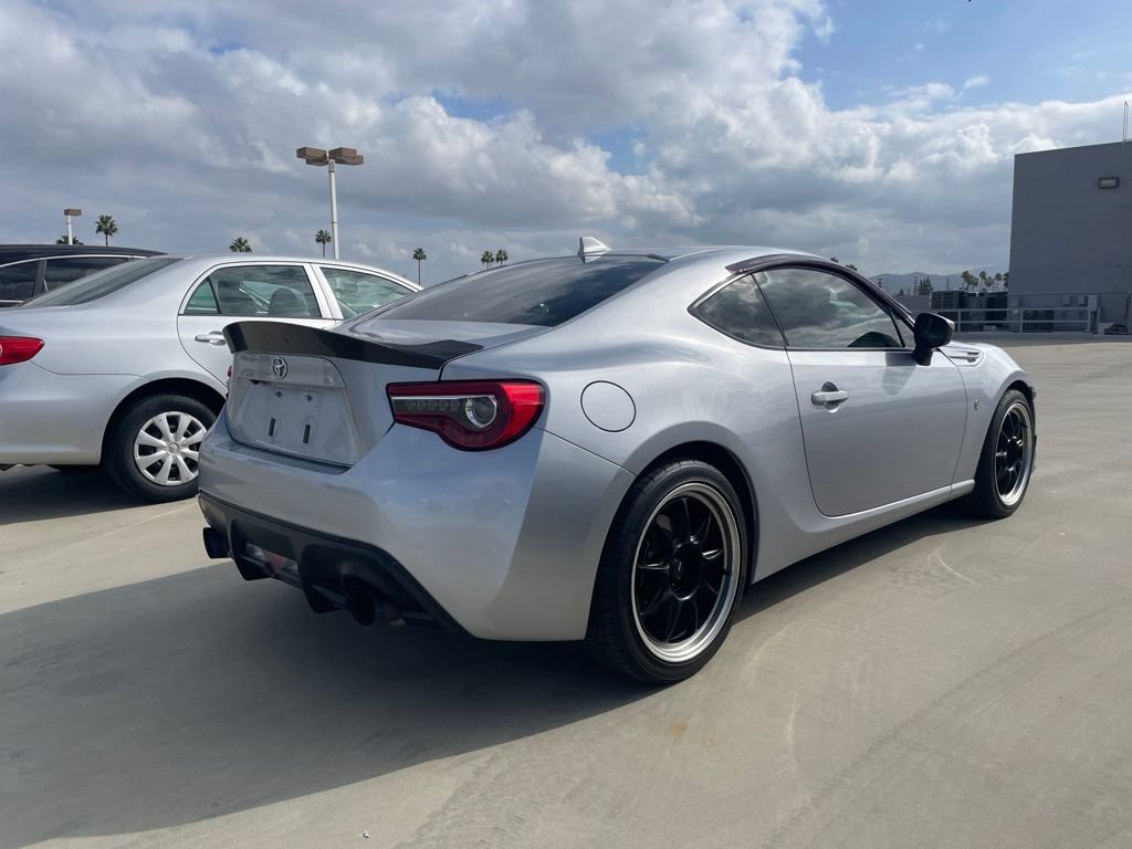 Used 2020 Toyota 86 RWD image 2