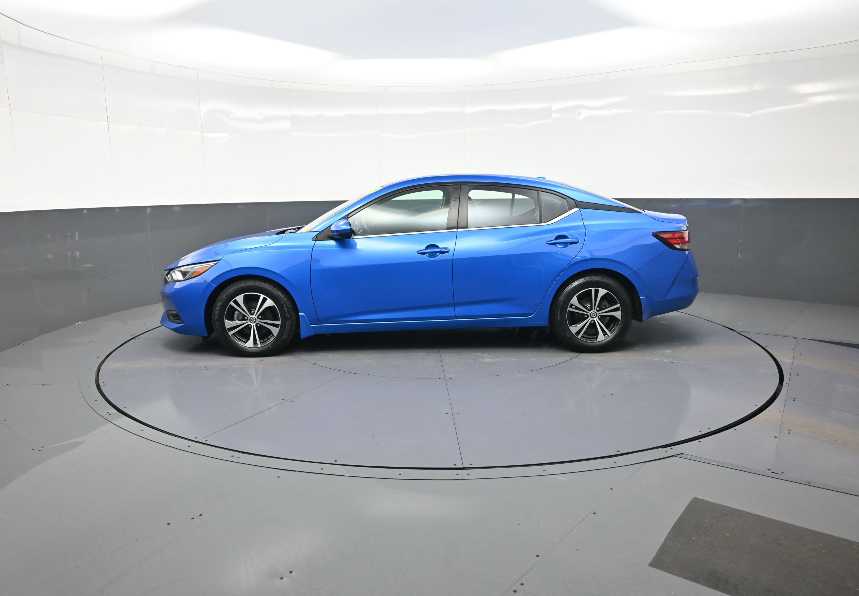 Used 2023 Nissan Sentra SV image 6