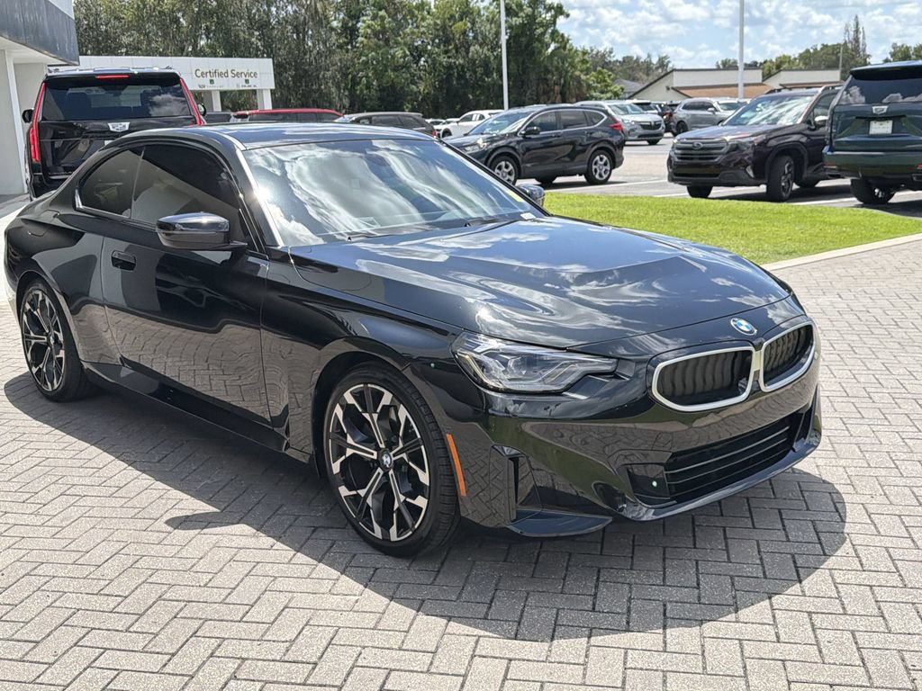 Used 2025 BMW 230i Coupe w/ Premium Package RWD image 7