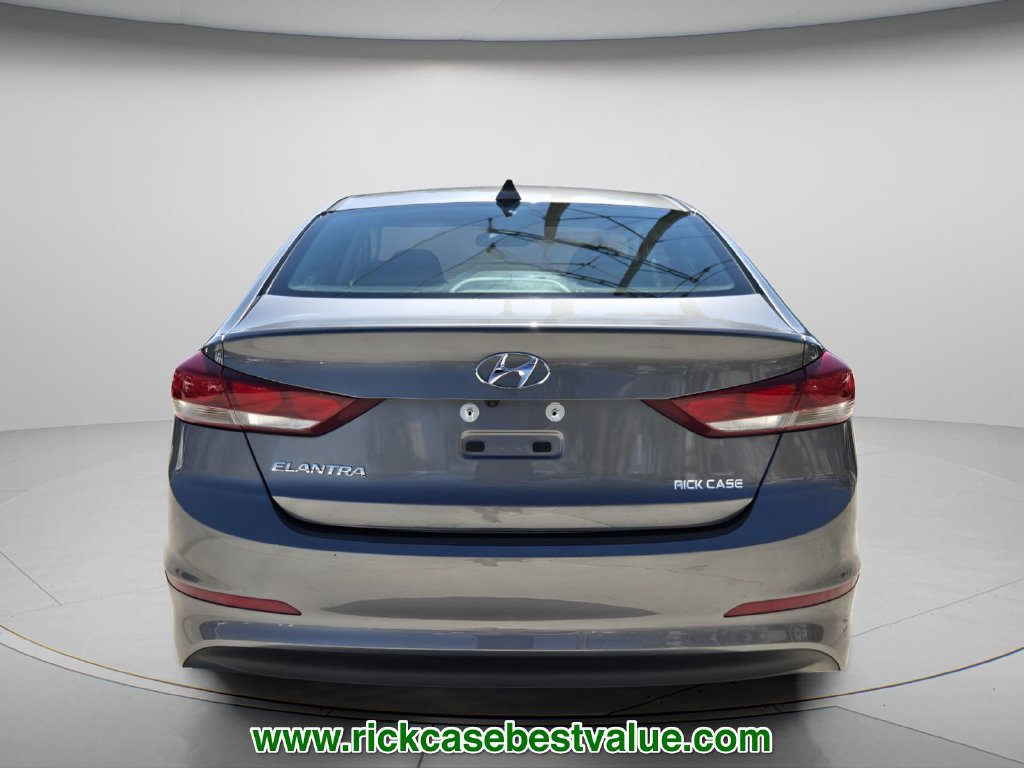 Used 2018 Hyundai Elantra SE w/ SE Connectivity Package 04 FWD image 5