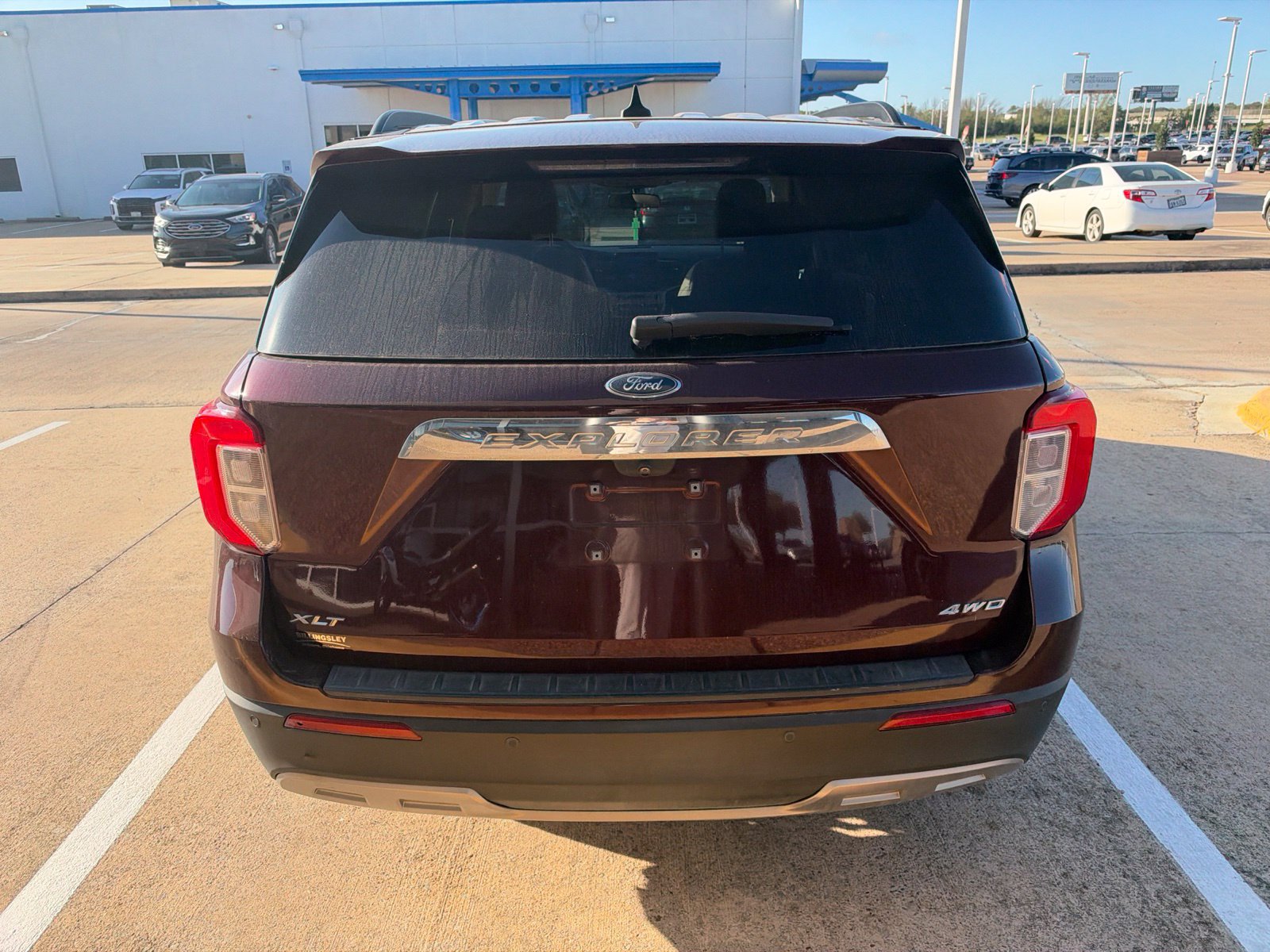 Used 2022 Ford Explorer XLT w/ Equipment Group 202A AWD/4WD image 6