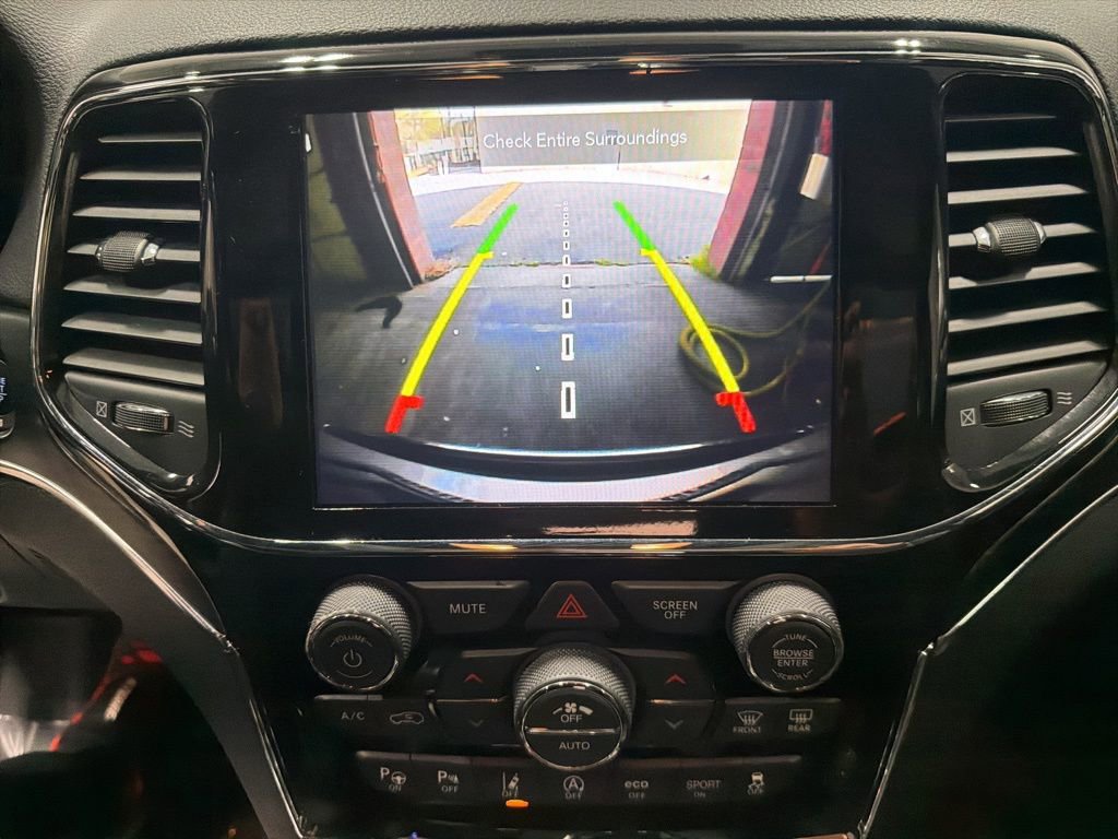 Used 2021 Jeep Grand Cherokee Limited w/ Luxury Group II image 19