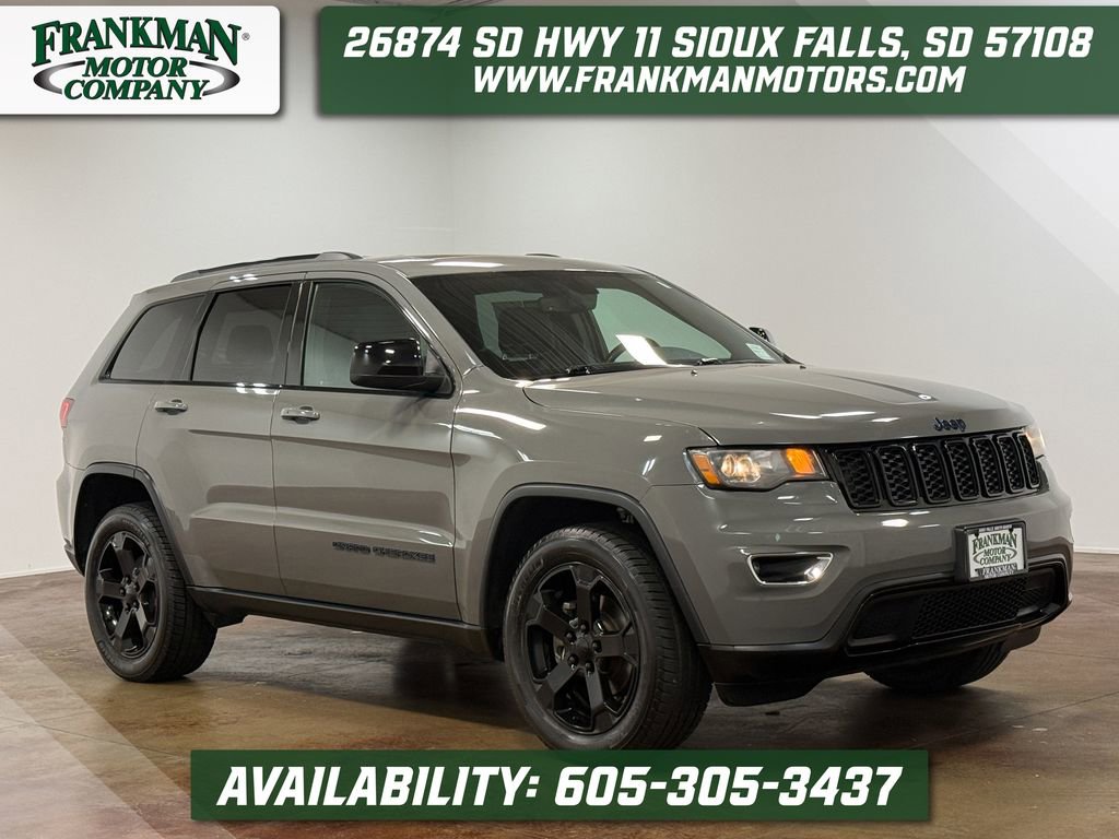 Used 2019 Jeep Grand Cherokee Laredo AWD/4WD image 1