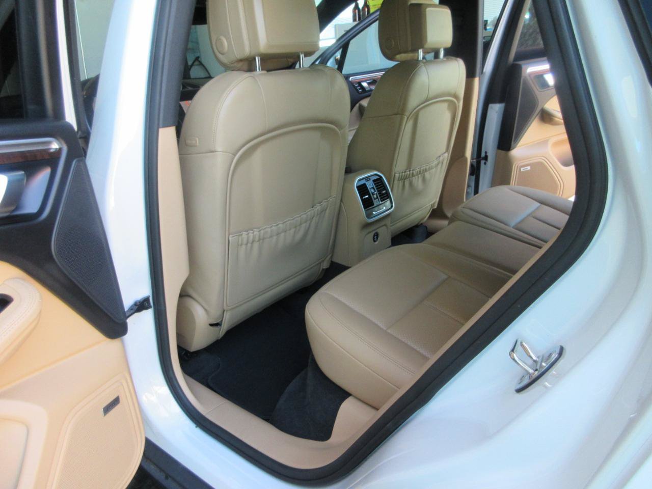 Used 2017 Porsche Macan S AWD/4WD image 40