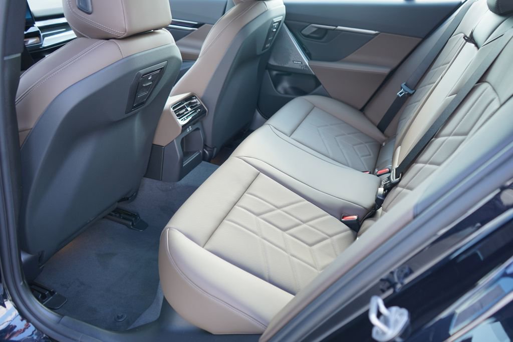 New 2026 BMW i5 eDrive40 w/ M Sport Package RWD image 19