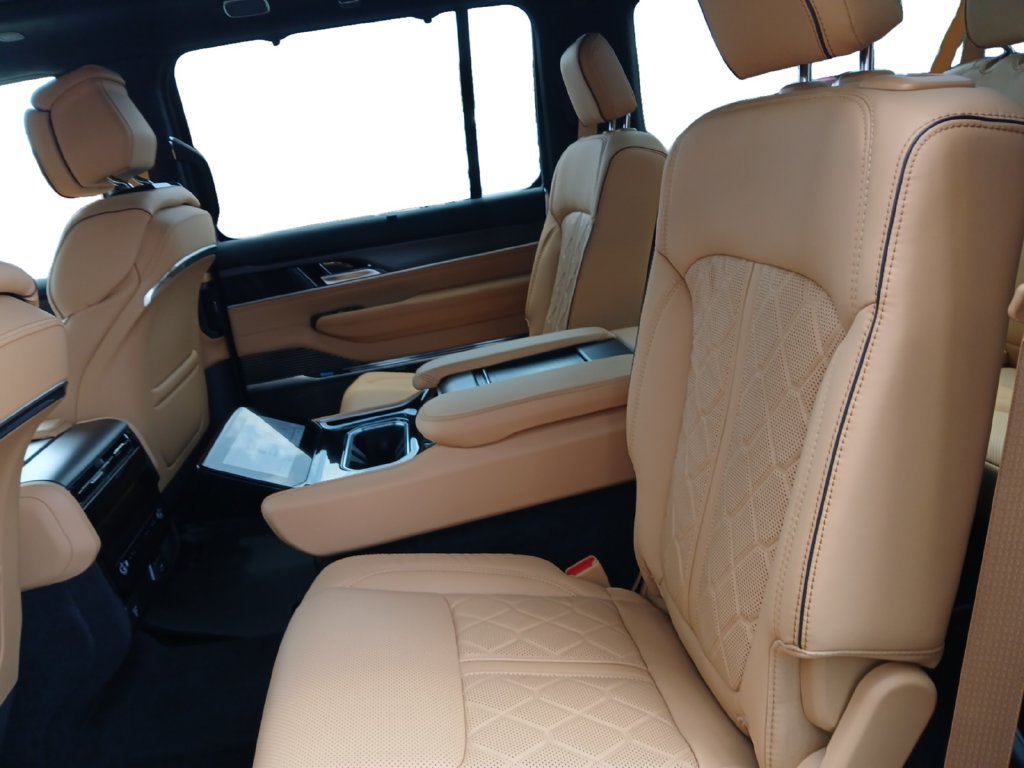 New 2026 Jeep Grand Wagoneer L Summit AWD/4WD image 22