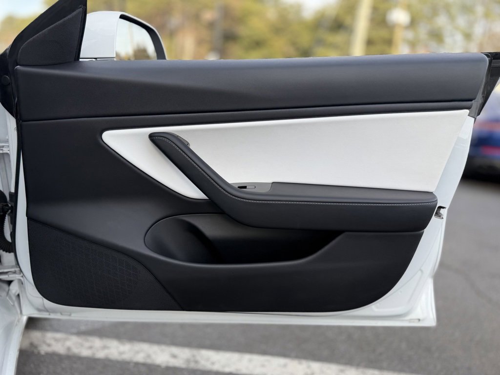 Used 2020 Tesla Model 3 Standard Range Plus image 36