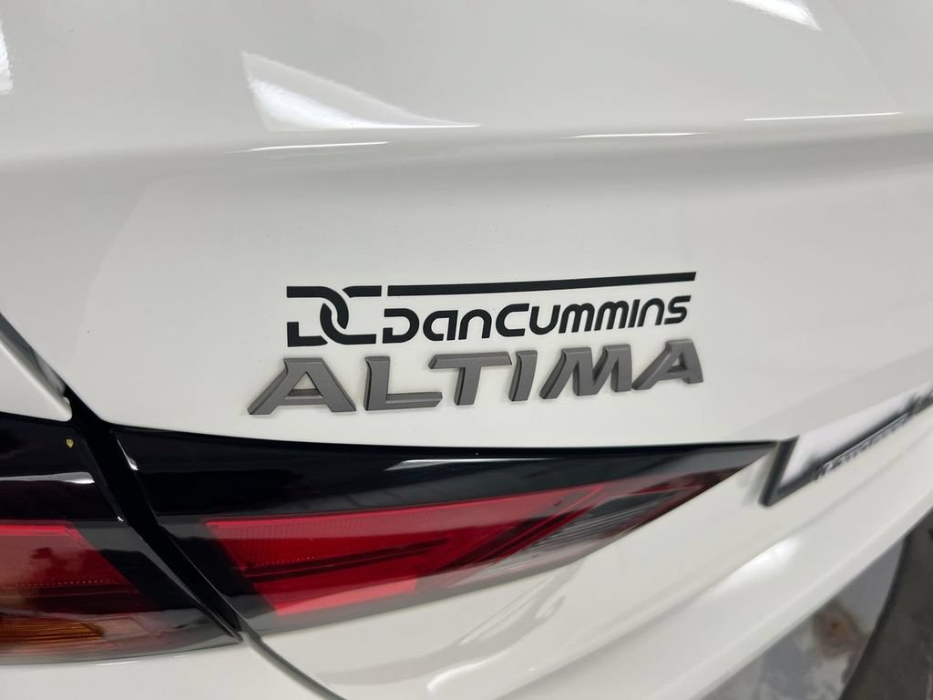 Used 2025 Nissan Altima 2.5 SV FWD image 25
