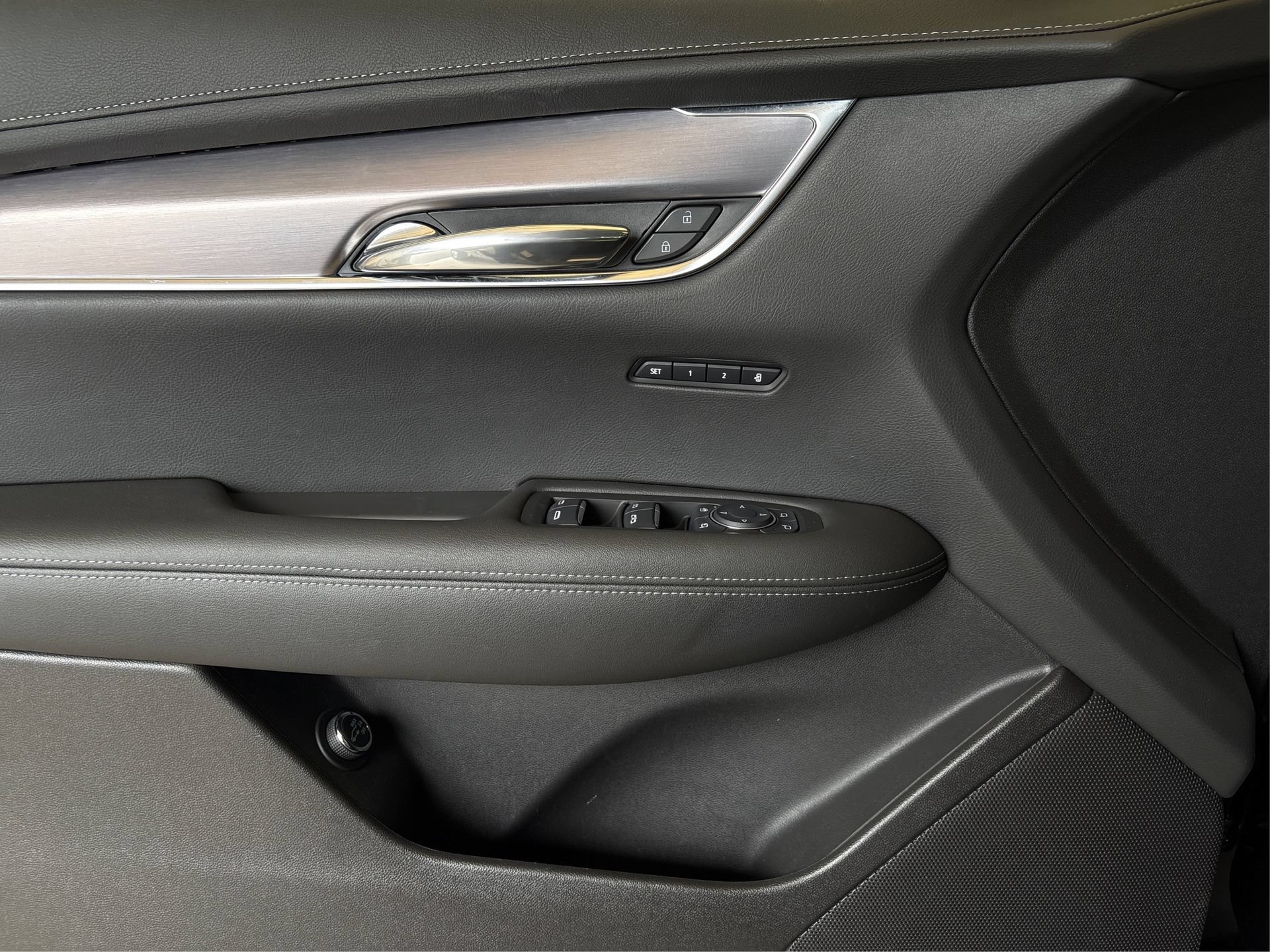 Certified 2023 Cadillac XT6 Luxury FWD image 21