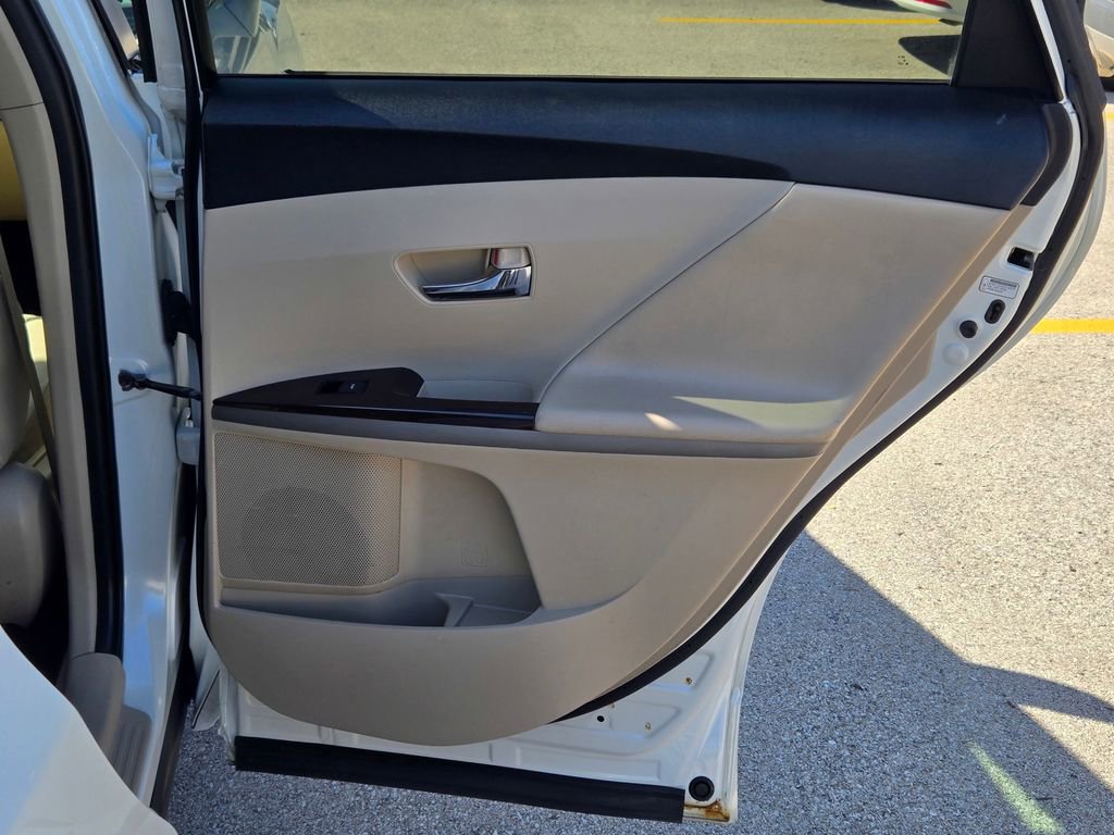 Used 2010 Toyota Venza FWD image 13
