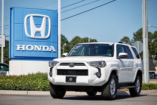 Used 2024 Toyota 4Runner SR5 Premium image 1