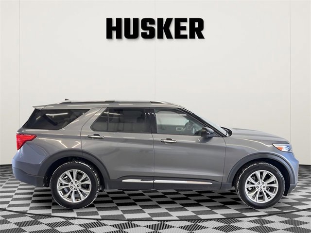 Used 2023 Ford Explorer Limited image 2