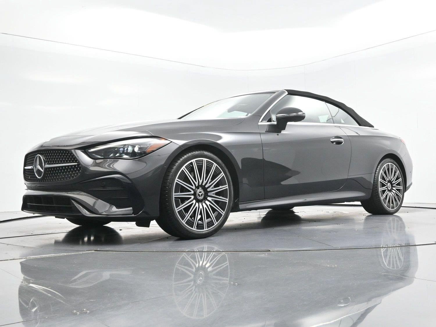 Used 2026 Mercedes-Benz CLE 300 4MATIC Cabriolet image 40