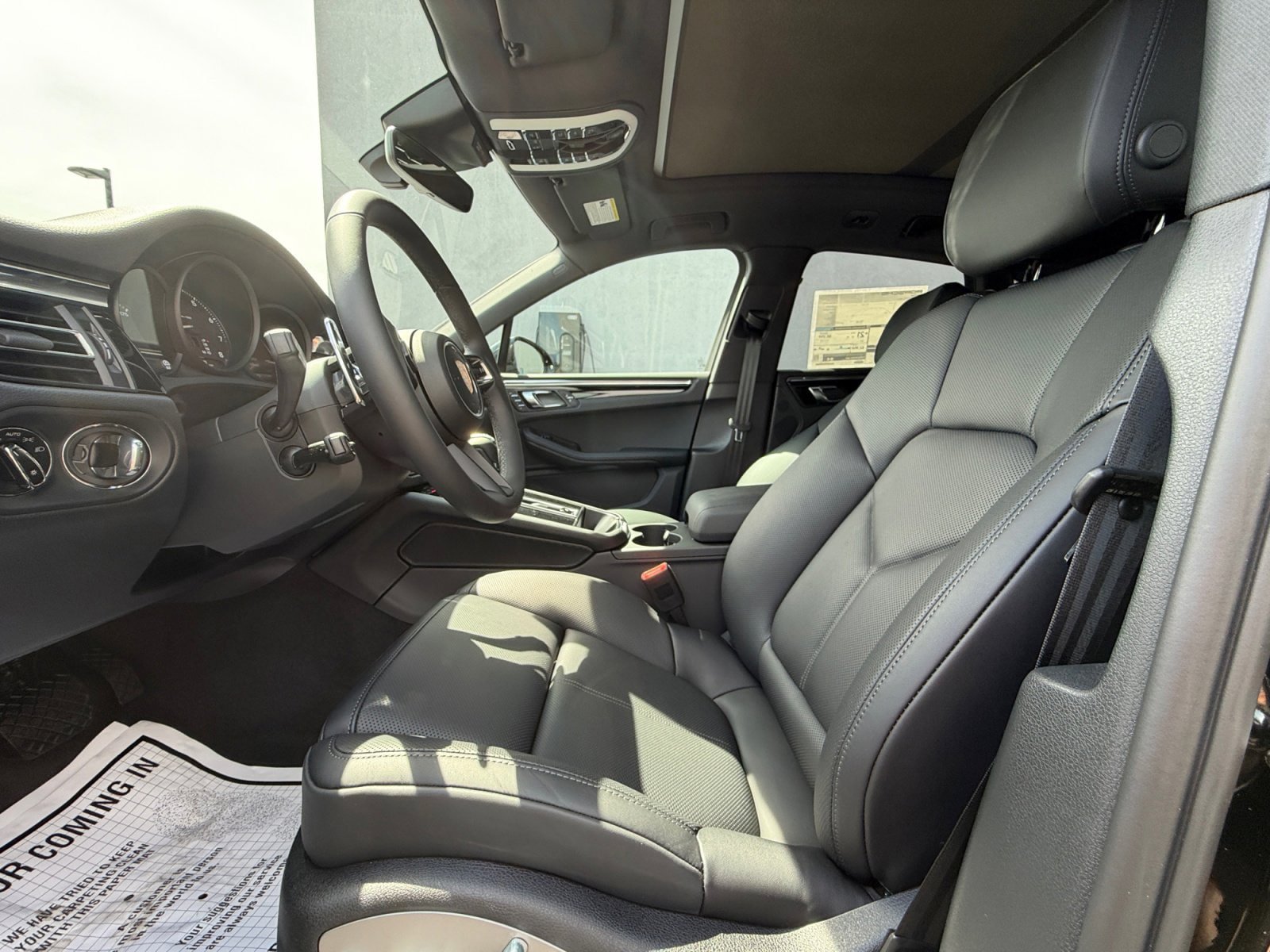 New 2026 Porsche Macan AWD/4WD image 5
