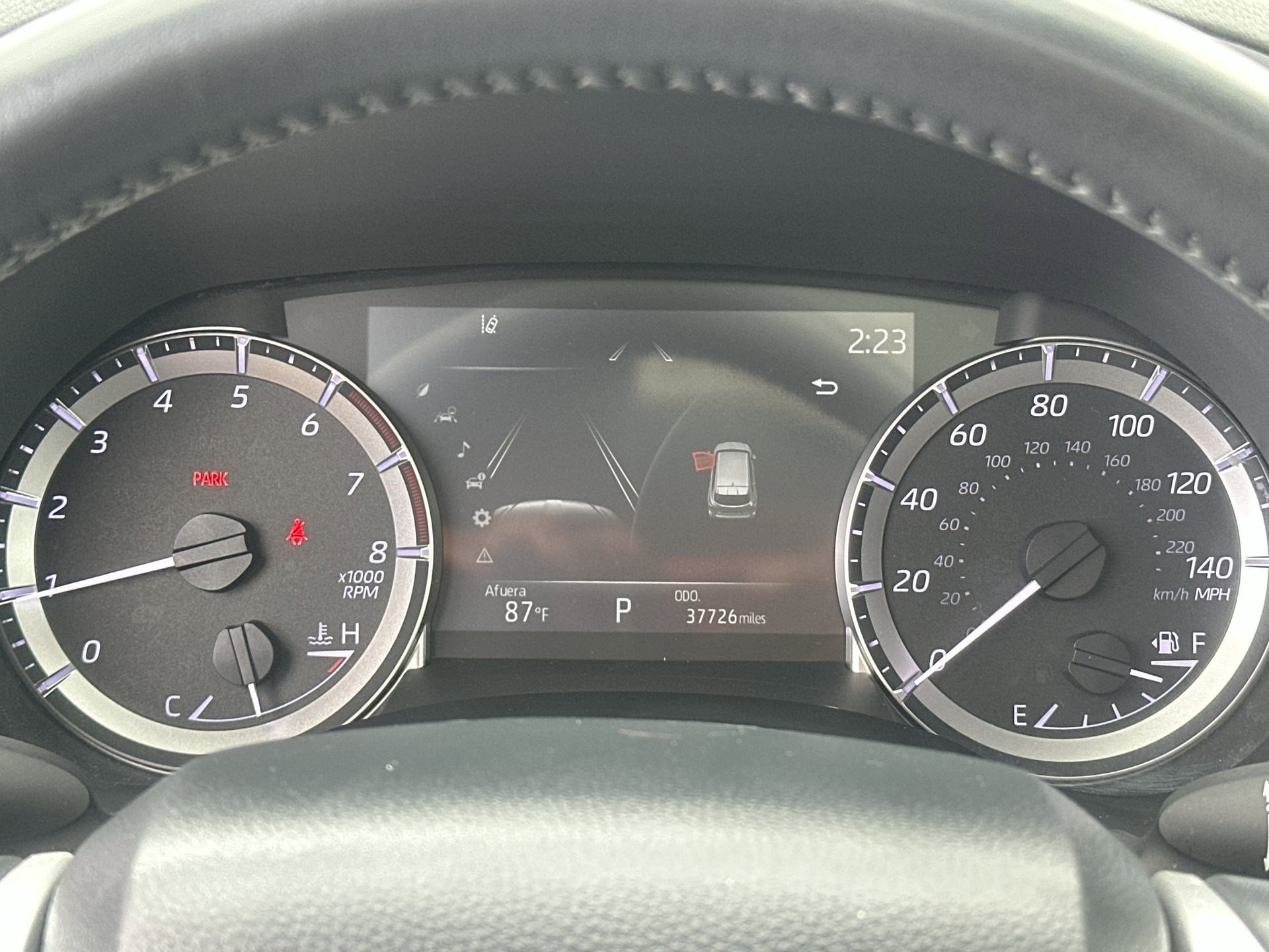 Used 2024 Toyota Highlander XLE AWD/4WD image 10