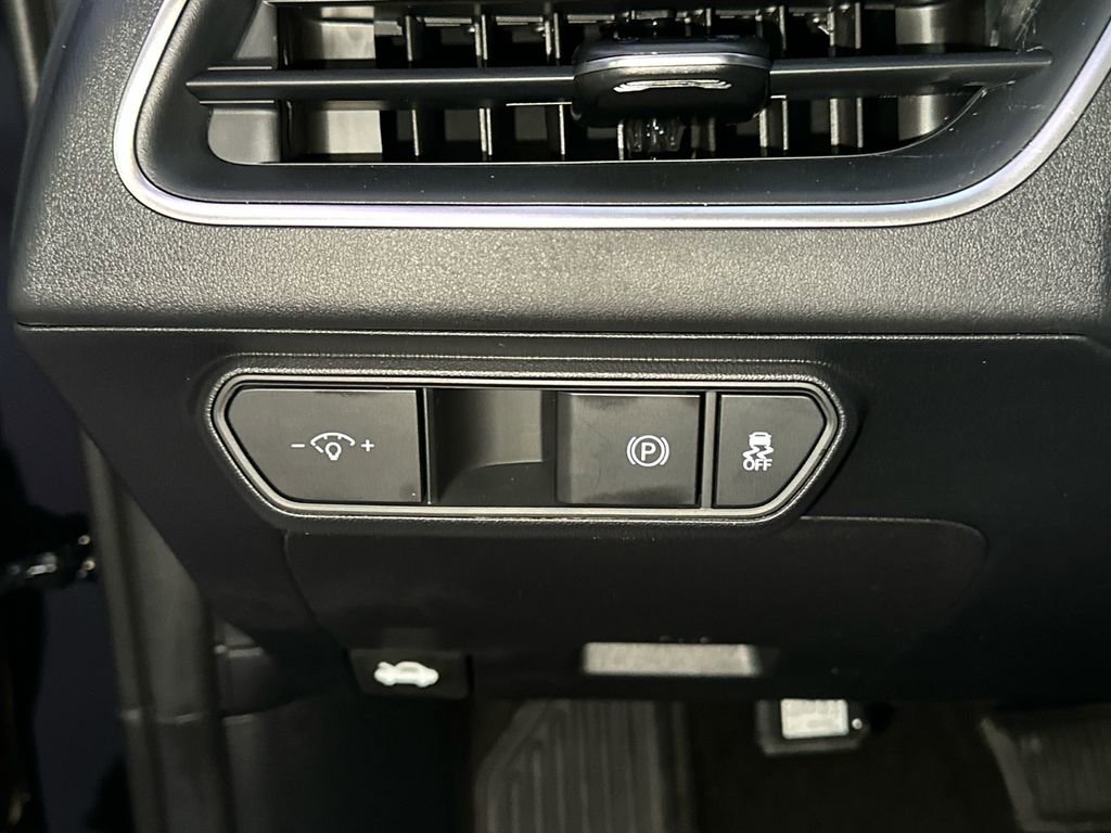 New 2025 Kia K4 LXS image 15