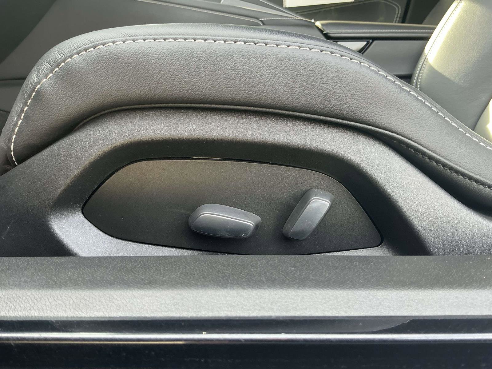 Used 2024 Chevrolet Corvette Stingray Convertible w/ 1LT image 11