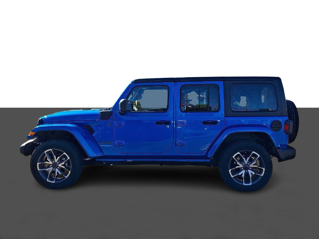 Used 2024 Jeep Wrangler Unlimited w/ Convenience Group AWD/4WD image 4