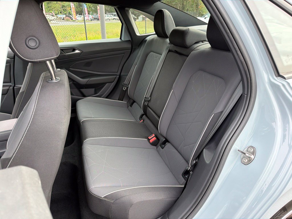 Used 2025 Volkswagen Jetta Sport FWD image 19