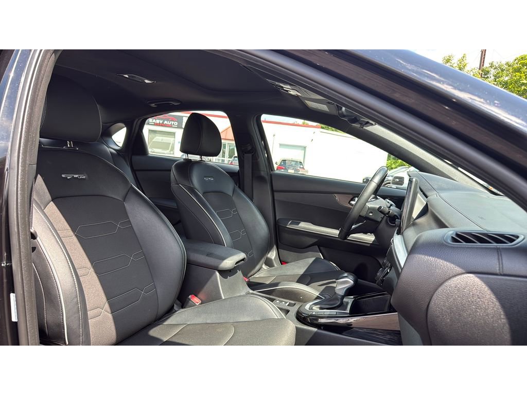 Used 2022 Kia Forte GT-Line w/ GT-Line Premium Package image 15