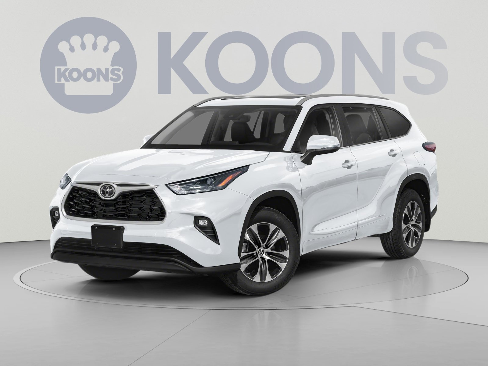 Used 2023 Toyota Highlander XLE AWD/4WD image 1