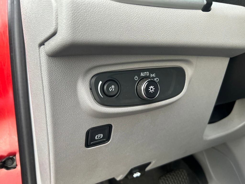 Used 2022 GMC Terrain SLE w/ Driver Convenience Package image 20