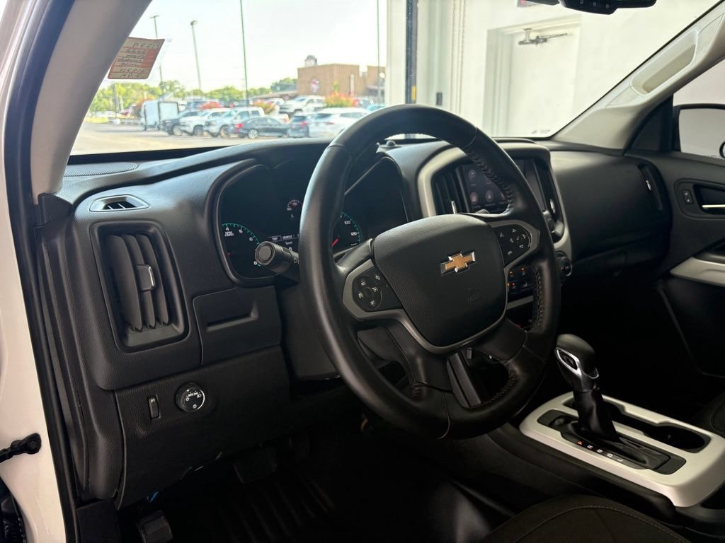 Used 2022 Chevrolet Colorado LT w/ Fleet Safety Package RWD image 2