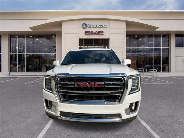 Used 2023 GMC Yukon SLT w/ SLT Luxury Package image 4