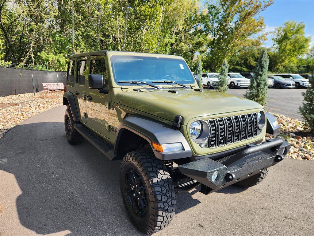 Used 2025 Jeep Wrangler Sport image 7
