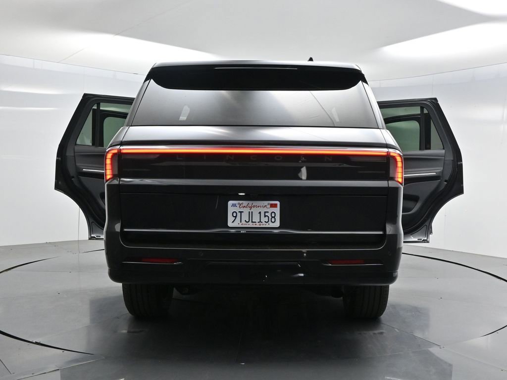 Used 2025 Lincoln Navigator Reserve image 41