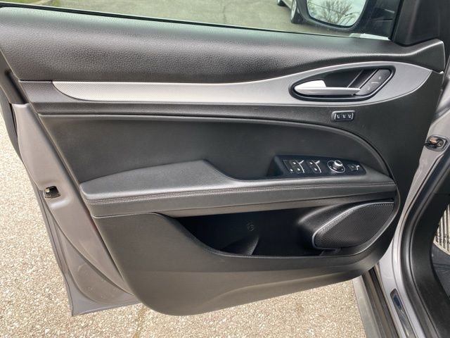 Used 2018 Alfa Romeo Stelvio Ti Sport image 17