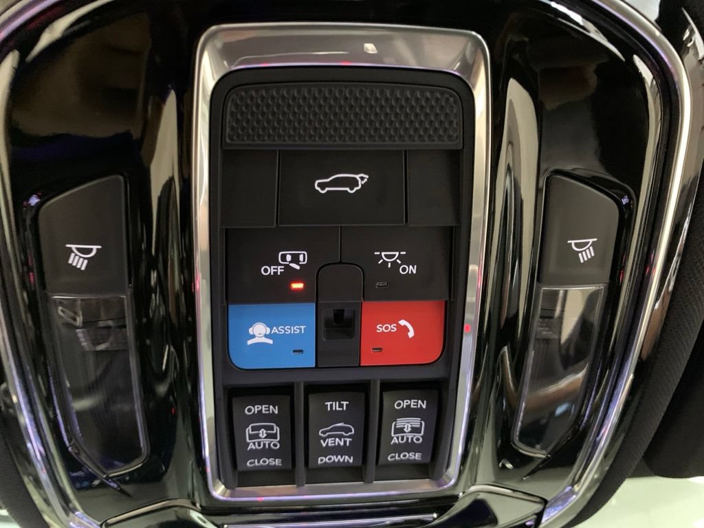 Certified 2023 Jeep Grand Cherokee Summit w/ Advanced Protech Group IV AWD/4WD image 32