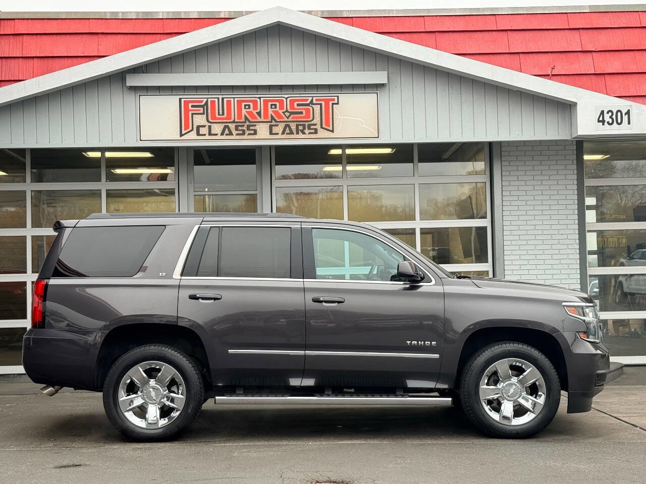 Used 2017 Chevrolet Tahoe LT w/ LT Signature Package image 2