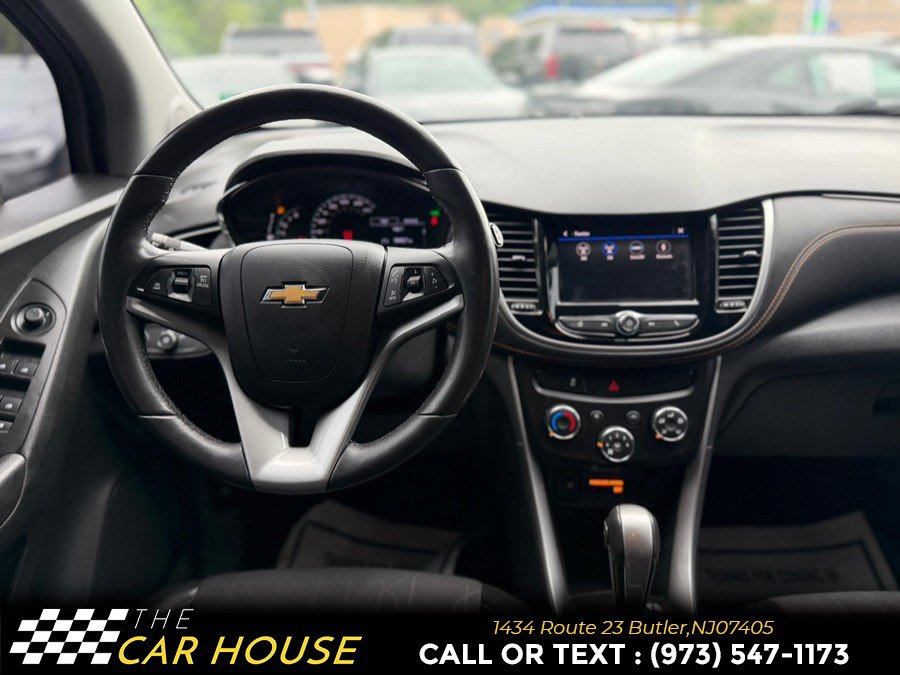 Used 2020 Chevrolet Trax LT w/ Driver Confidence Package AWD/4WD image 22