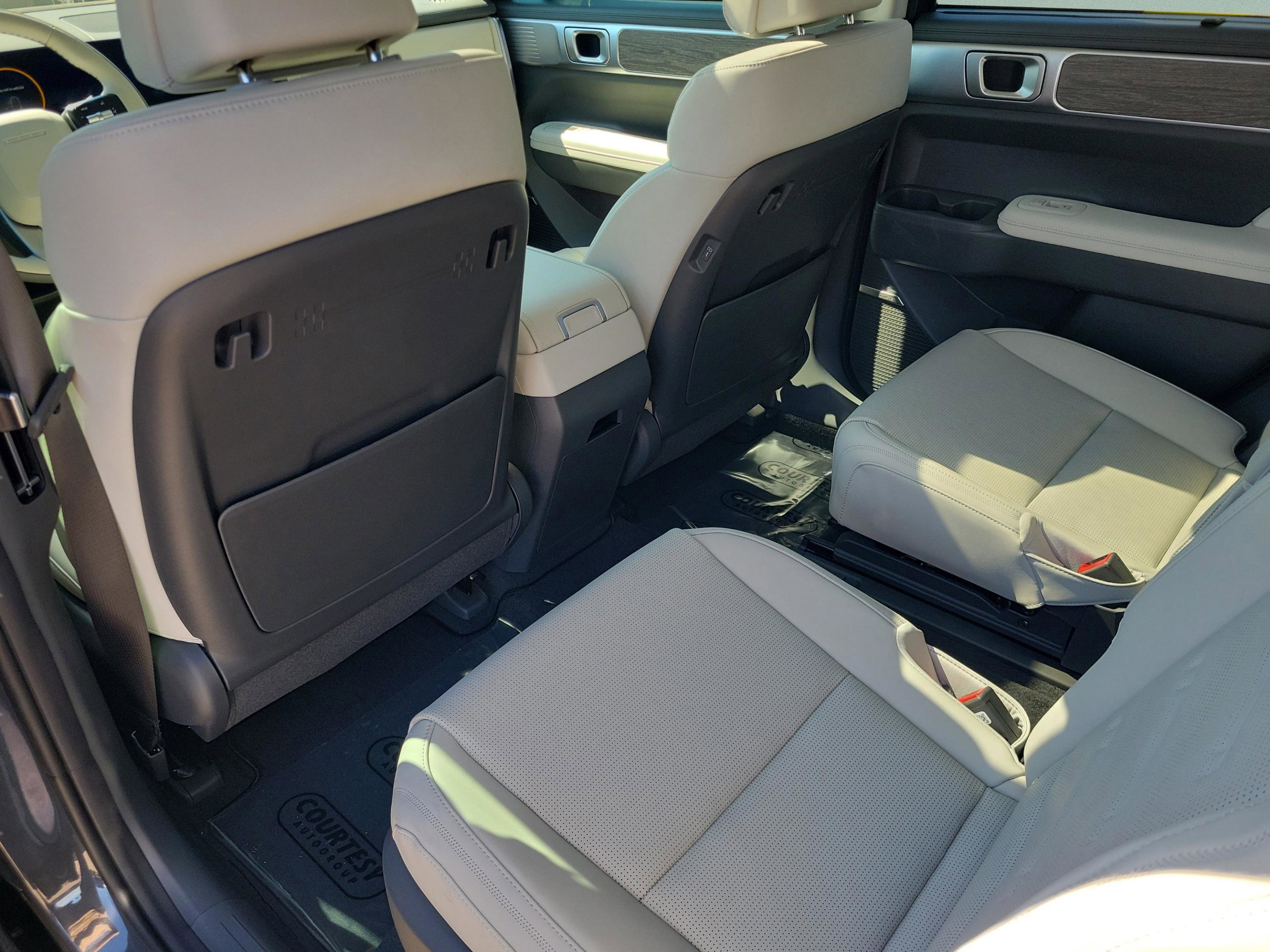 New 2026 Hyundai Santa Fe Calligraphy w/ Tow & Go Package image 9