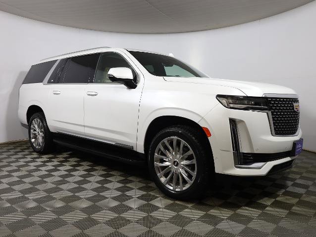 Used 2023 Cadillac Escalade ESV Premium Luxury w/ LPO, Illumination Package AWD/4WD image 4