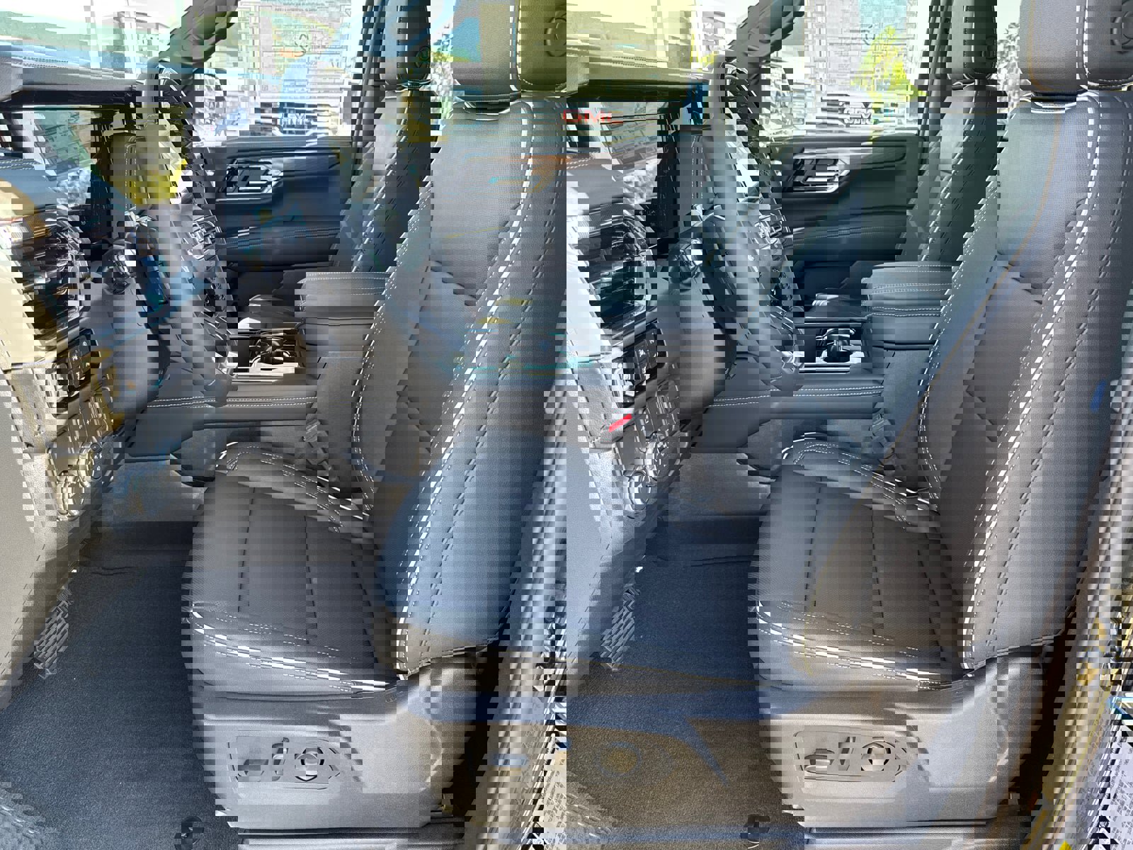 Used 2026 GMC Yukon Elevation image 29