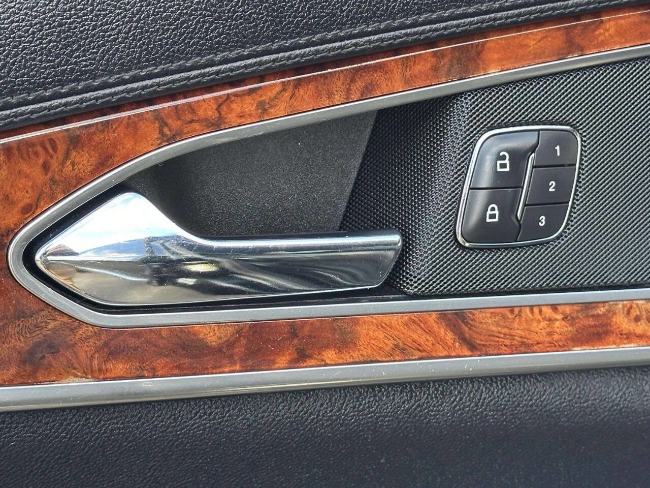 Used 2018 Lincoln MKX Reserve w/ Lincoln MKX Climate Package image 16