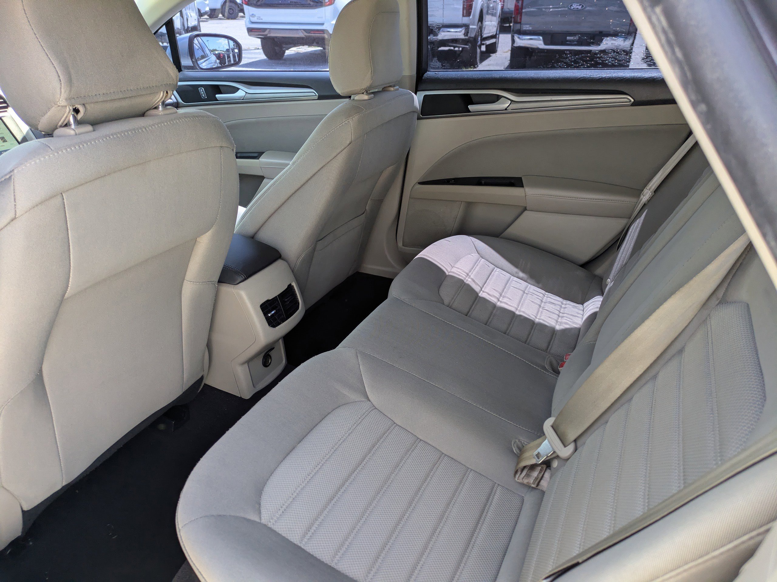 Certified 2020 Ford Fusion SE FWD image 13