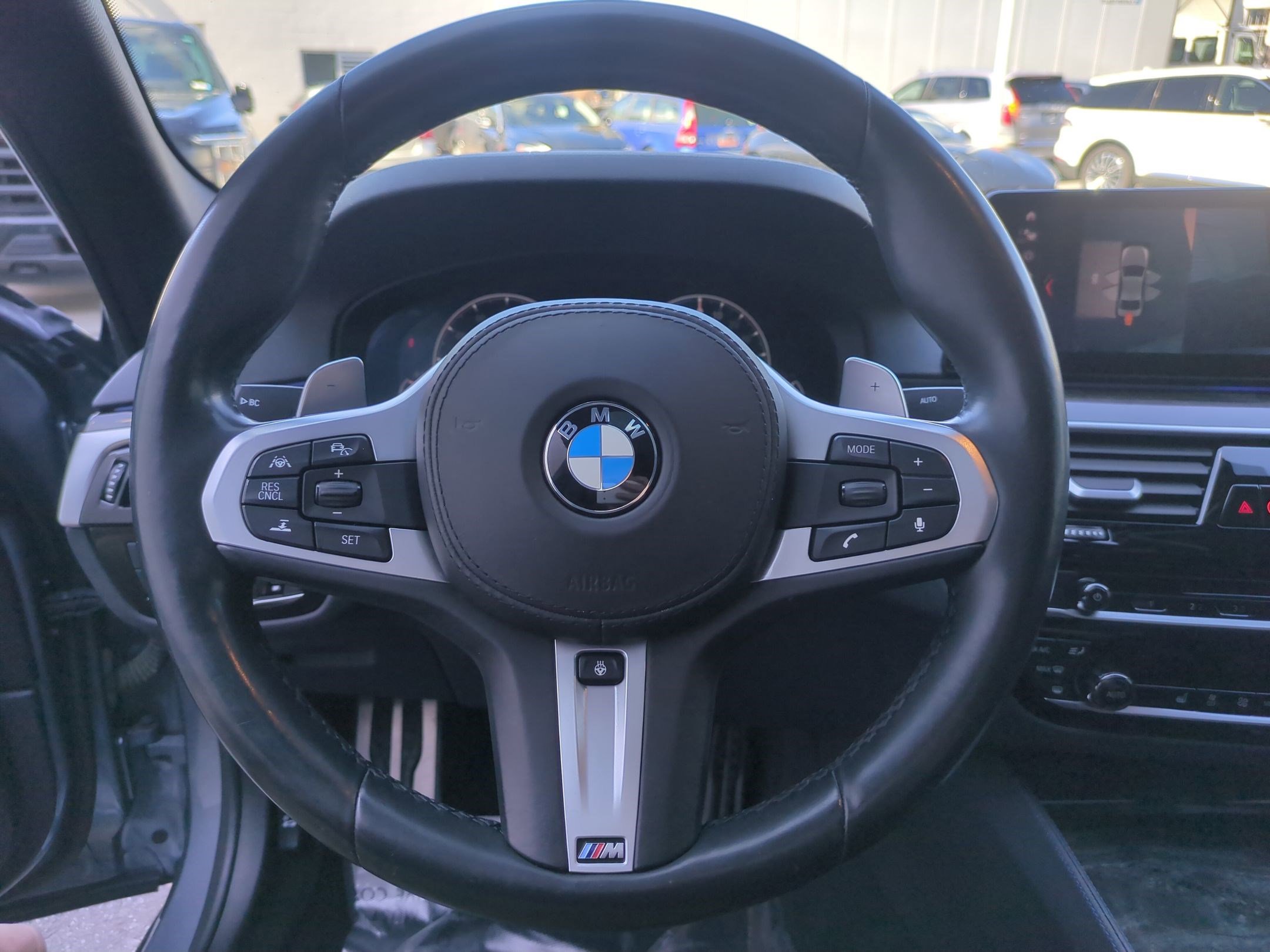 Used 2019 BMW 530e xDrive w/ M Sport Package image 17