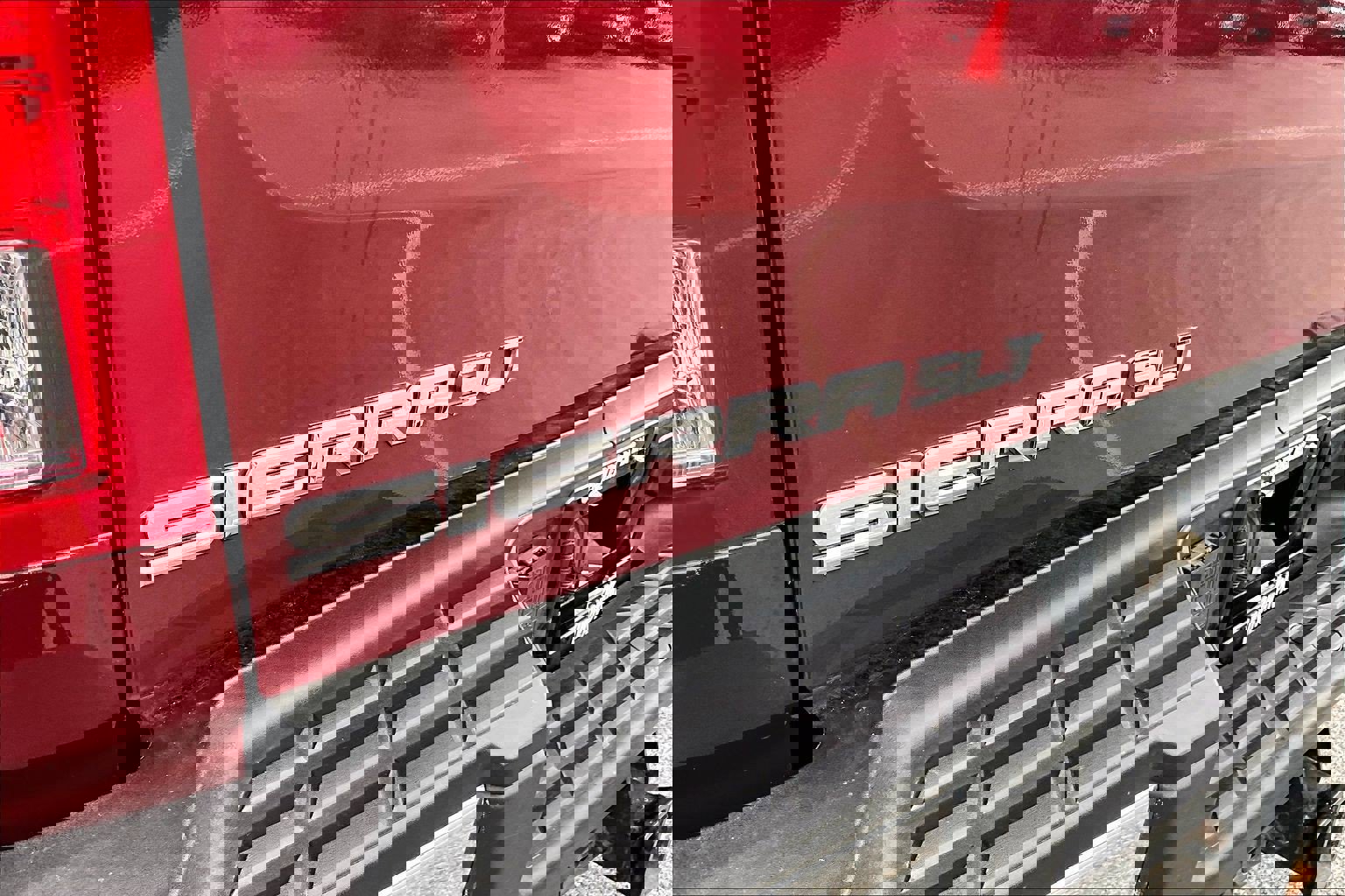 Used 2014 GMC Sierra 2500 SLT w/ SLT Convenience Package image 8