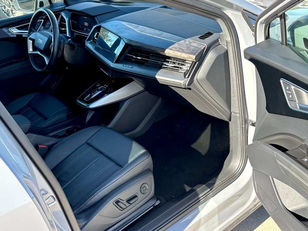 Used 2024 Audi Q4 e-tron Premium Plus w/ Premium Plus image 30