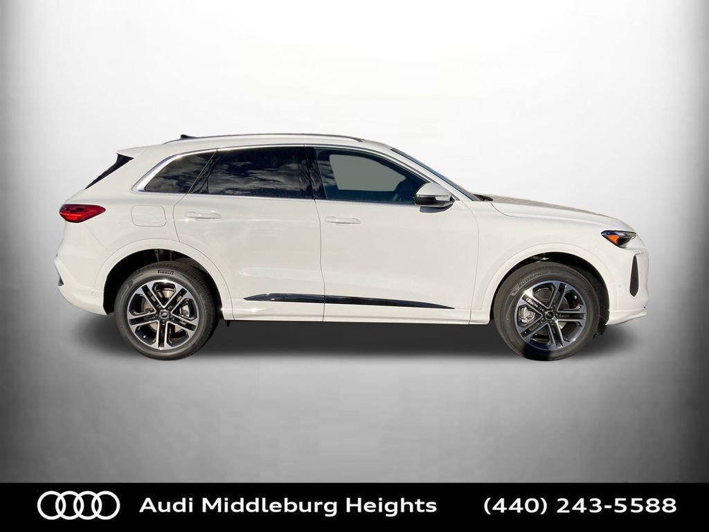 Used 2025 Audi Q5 Premium w/ Convenience Package image 10